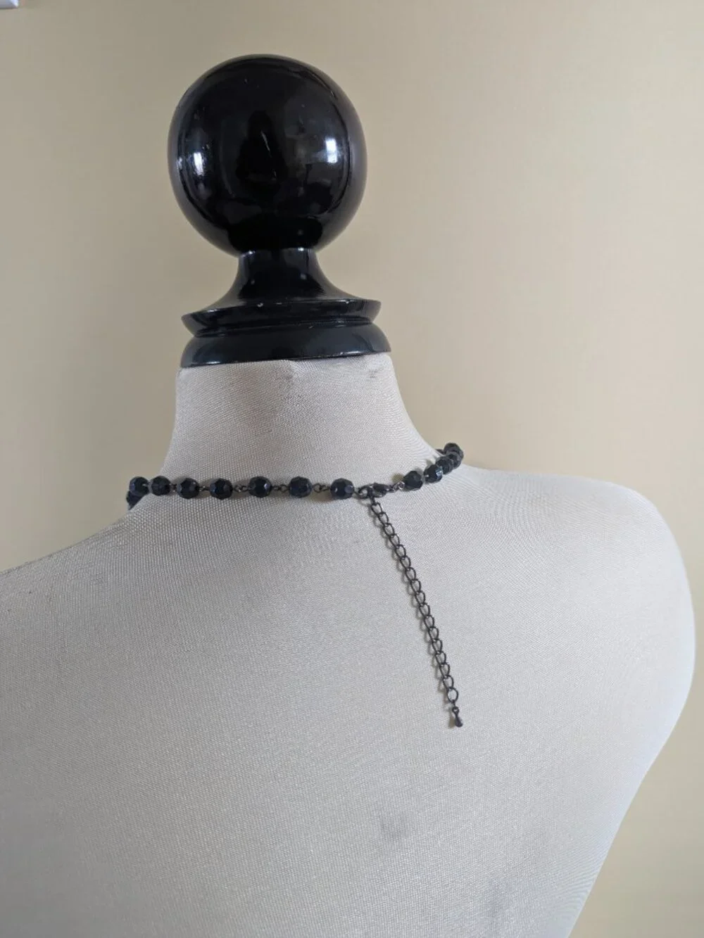 4/$25 BLACK BEADED VINTAGE Y2K NECKLACE - Picture 2 of 2